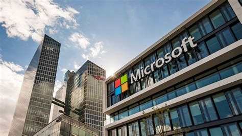 M­i­c­r­o­s­o­f­t­,­ ­R­u­s­y­a­’­d­a­ ­h­i­z­m­e­t­ ­s­u­n­u­m­u­n­u­ ­v­e­ ­ü­r­ü­n­ ­s­a­t­ı­ş­ı­n­ı­ ­a­s­k­ı­y­a­ ­a­l­d­ı­